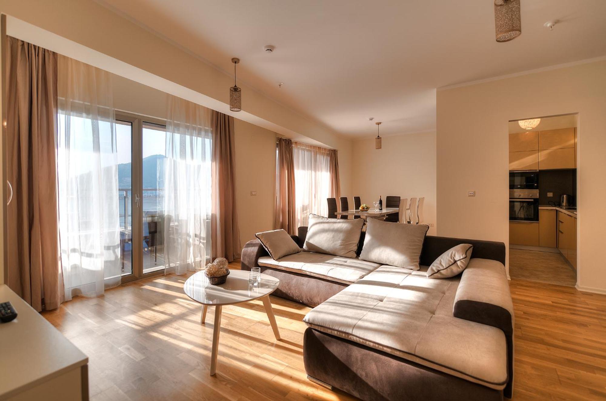 Harmonia Sunny Apartment