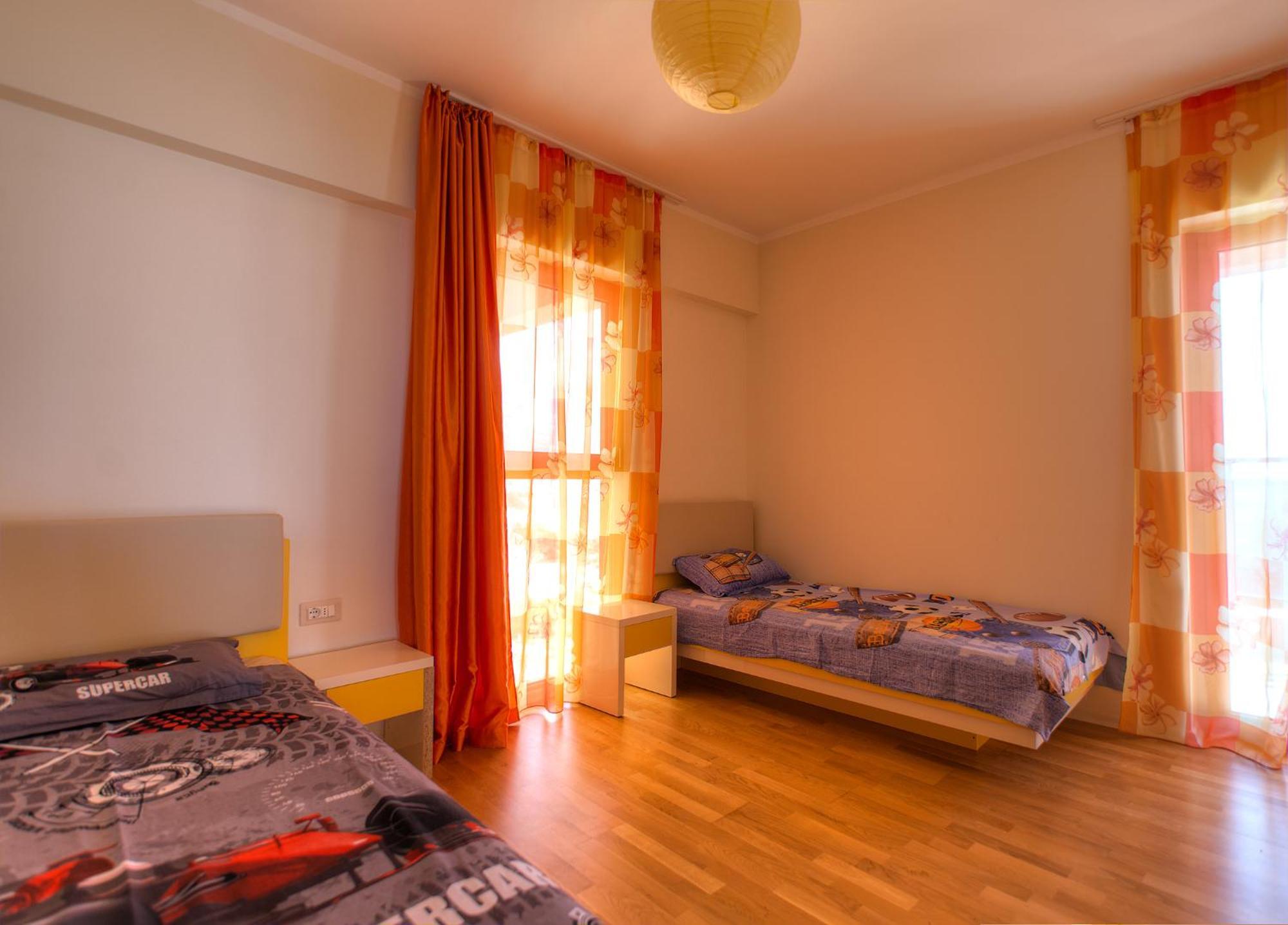 Harmonia Sunny Apartment