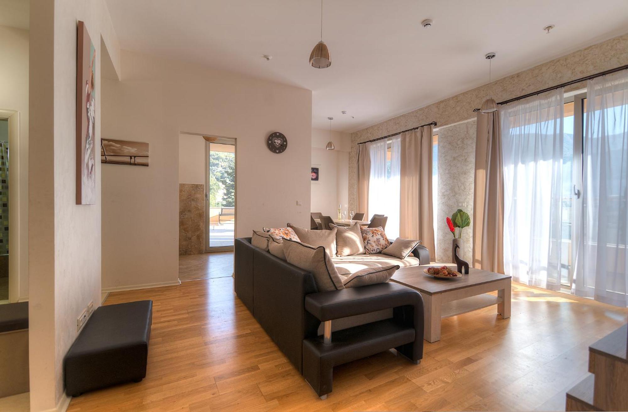 Harmonia Sunny Apartment *