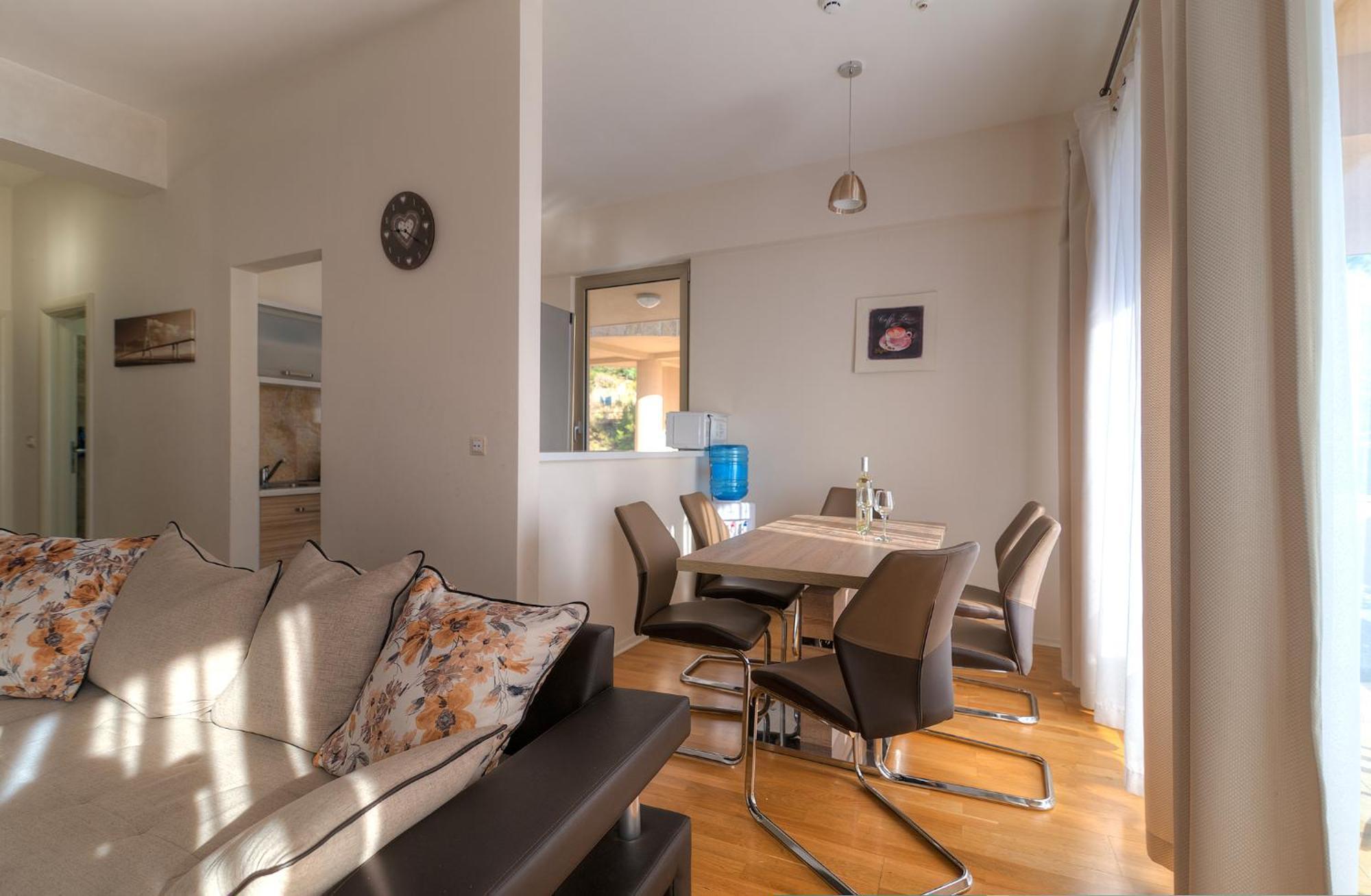 Harmonia Sunny Apartment Budva